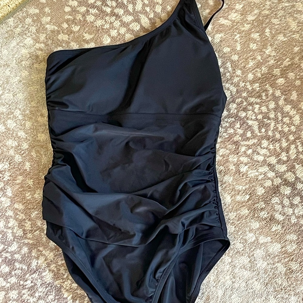anew classy one shoulder swimsuit